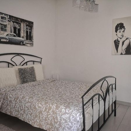 Smart Home Lux Ясси Екстер'єр фото